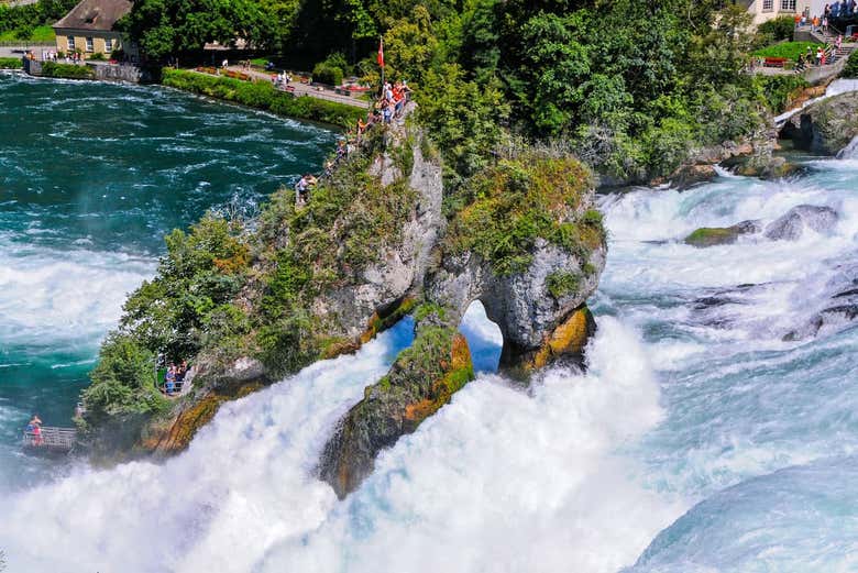 Le cascate del Reno sono un gioiello naturale della Svizzera